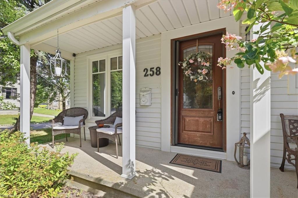 258 Newport Place Property Photo 6