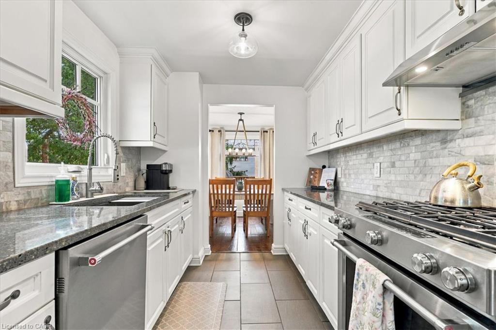 258 Newport Place Property Photo 11