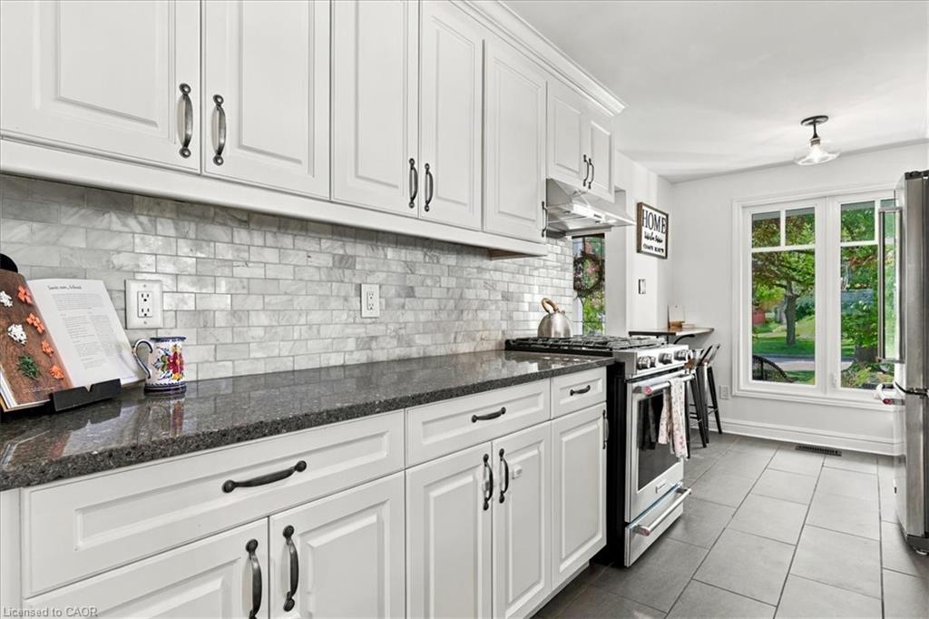 258 Newport Place Property Photo 13