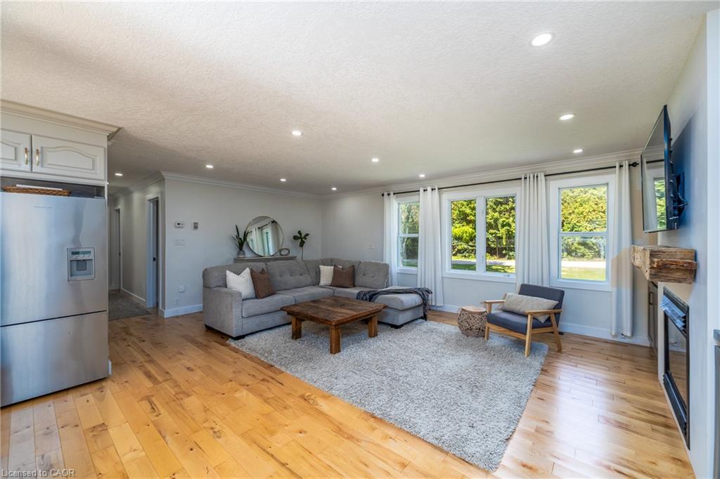 9 Crescent Street Property Photo 12