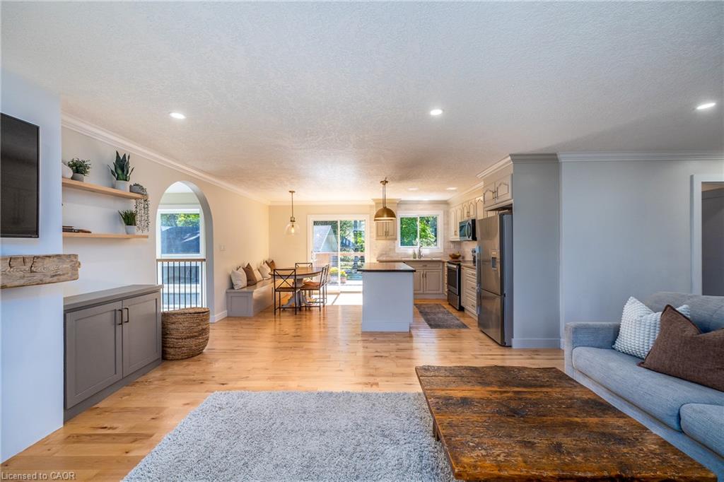 9 Crescent Street Property Photo 14