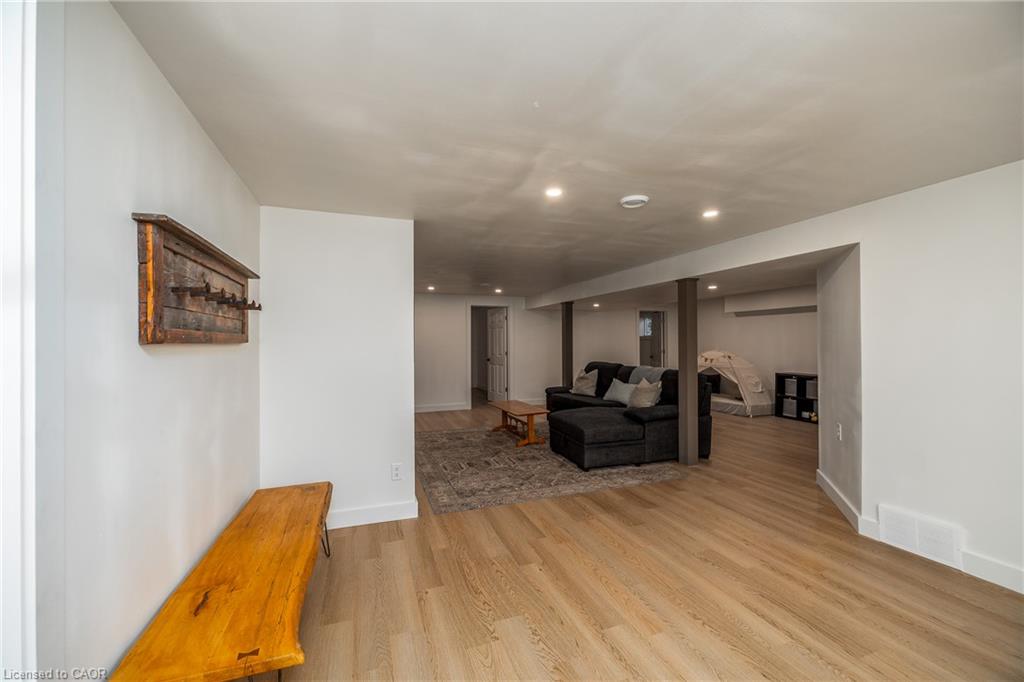9 Crescent Street Property Photo 21