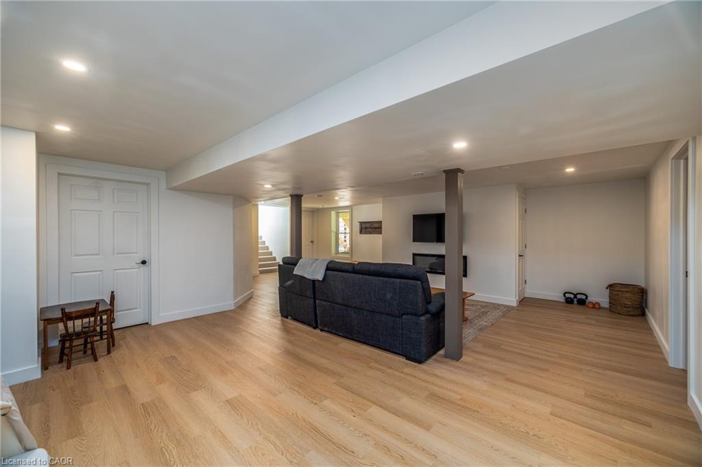 9 Crescent Street Property Photo 22