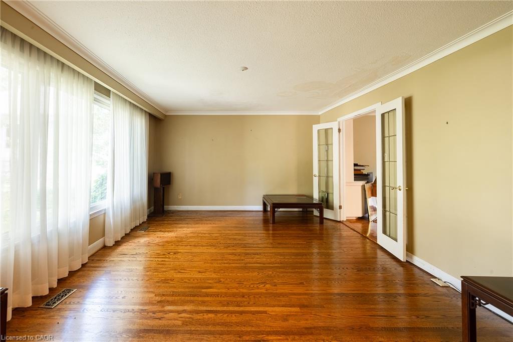 1242 Donlea Crescent Property Photo 6