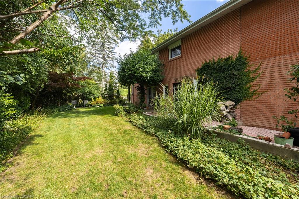 1242 Donlea Crescent Property Photo 12