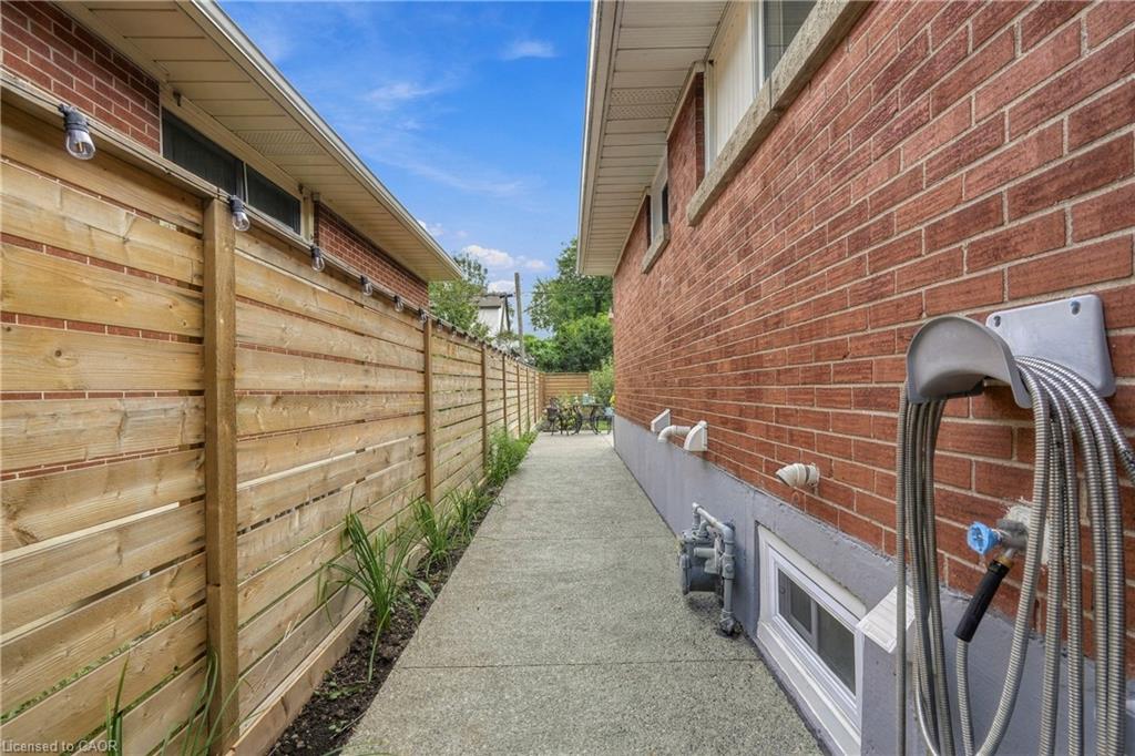 215 West 33rd Street Property Photo 5