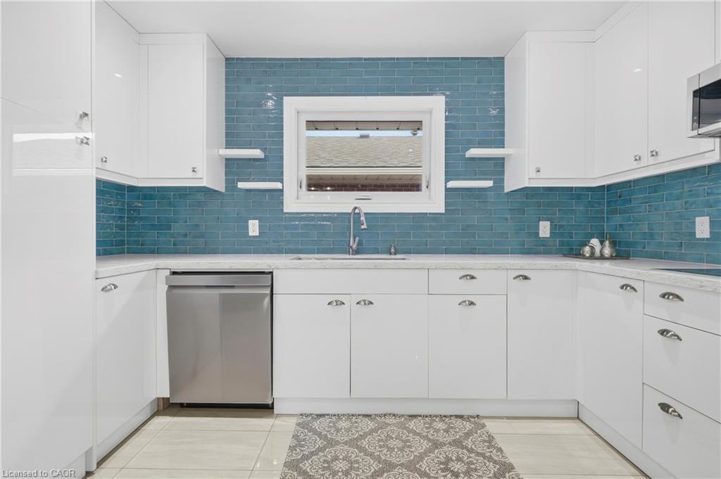 215 West 33rd Street Property Photo 10
