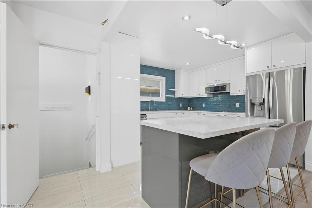 215 West 33rd Street Property Photo 11