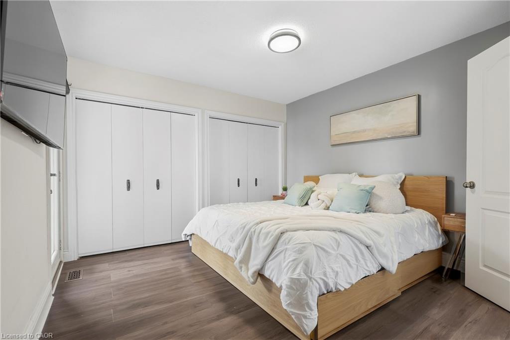 215 West 33rd Street Property Photo 17