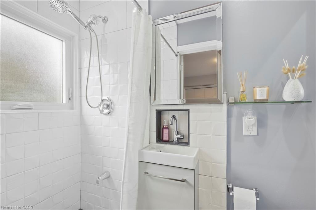 215 West 33rd Street Property Photo 19