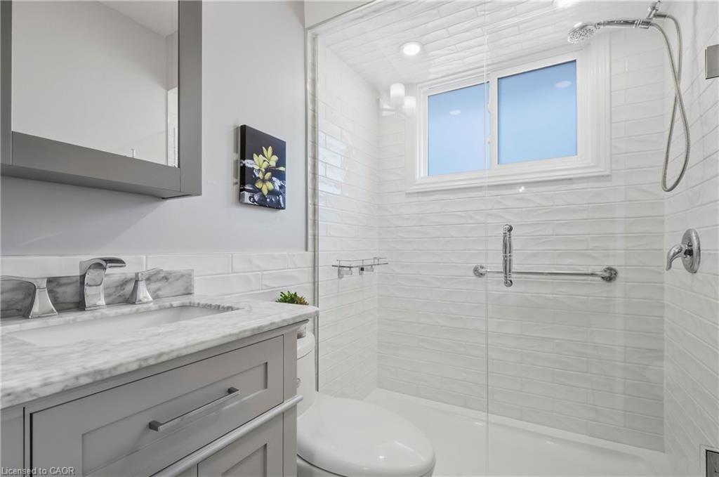 215 West 33rd Street Property Photo 25