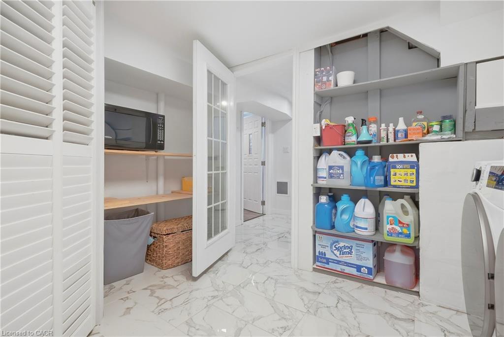 215 West 33rd Street Property Photo 28