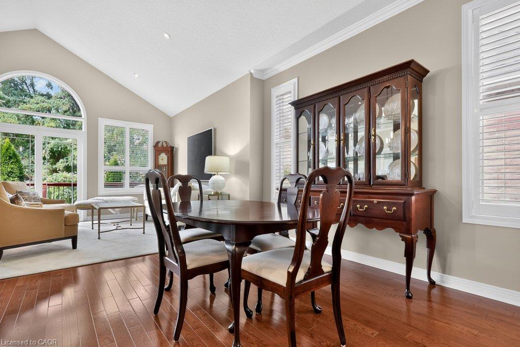 8-4400 Millcroft Park Drive Property Photo 7