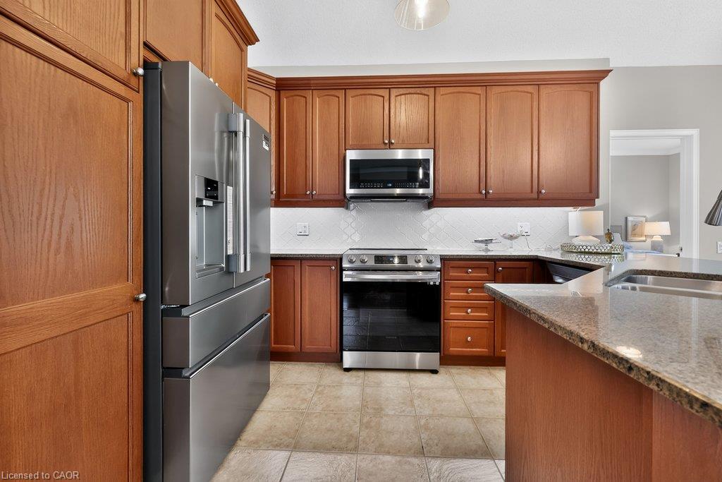 8-4400 Millcroft Park Drive Property Photo 10