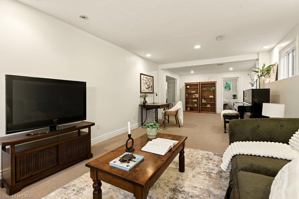 33 Albert Street Property Photo 21