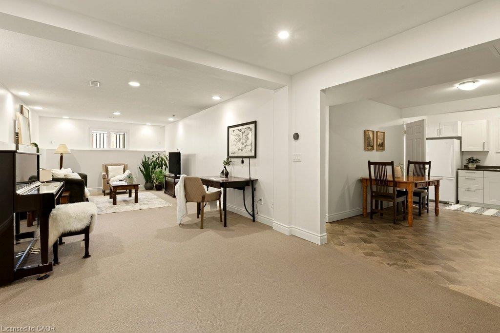 33 Albert Street Property Photo 23