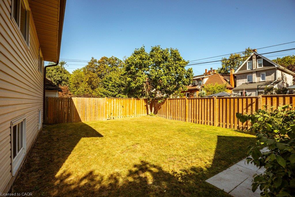 33 Albert Street Property Photo 32