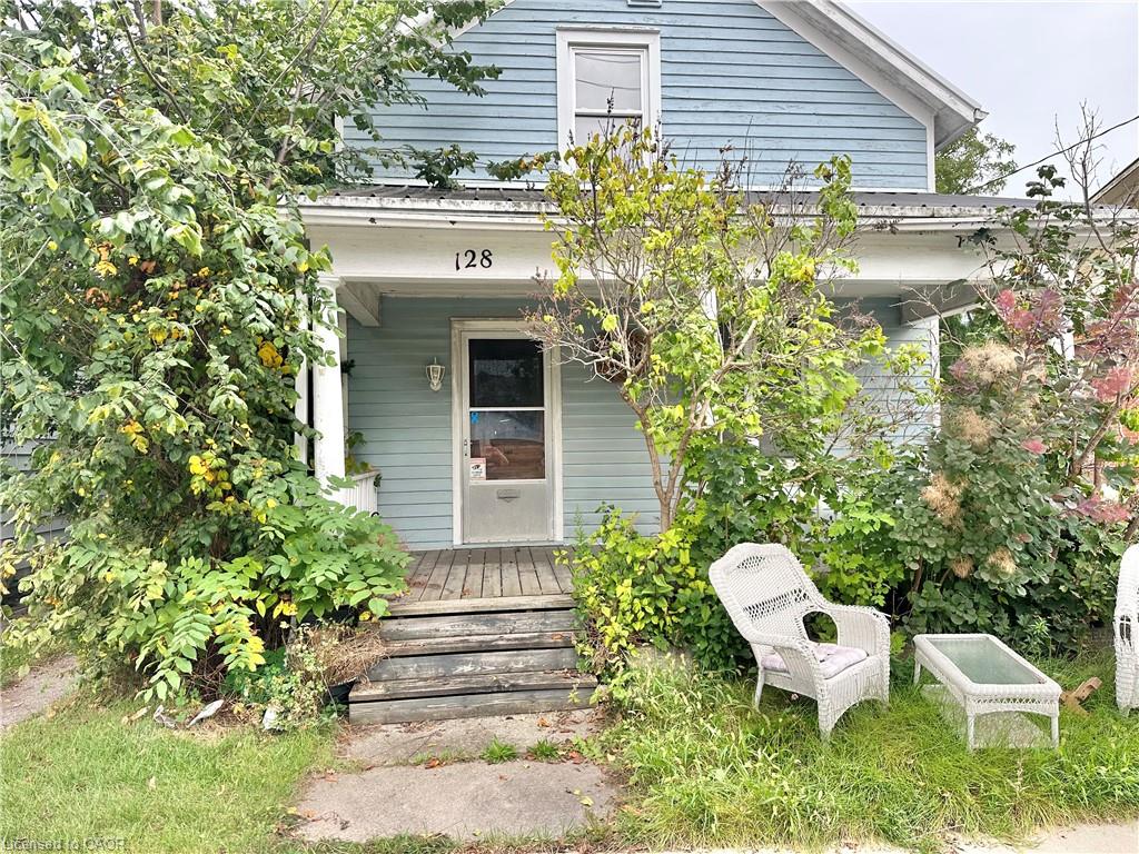 128 Kent Street S Property Photo 1