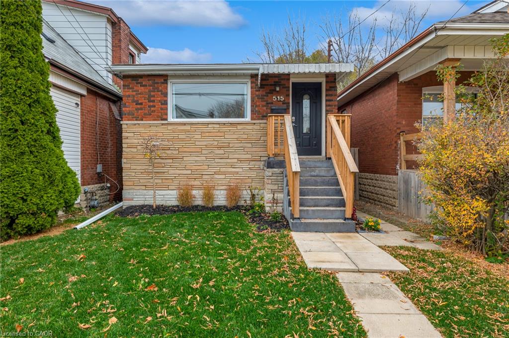 515 Queensdale Avenue E Property Photo 1