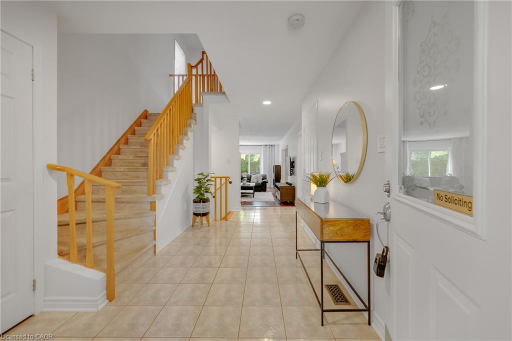 1194 Old Oak Drive Property Photo 4