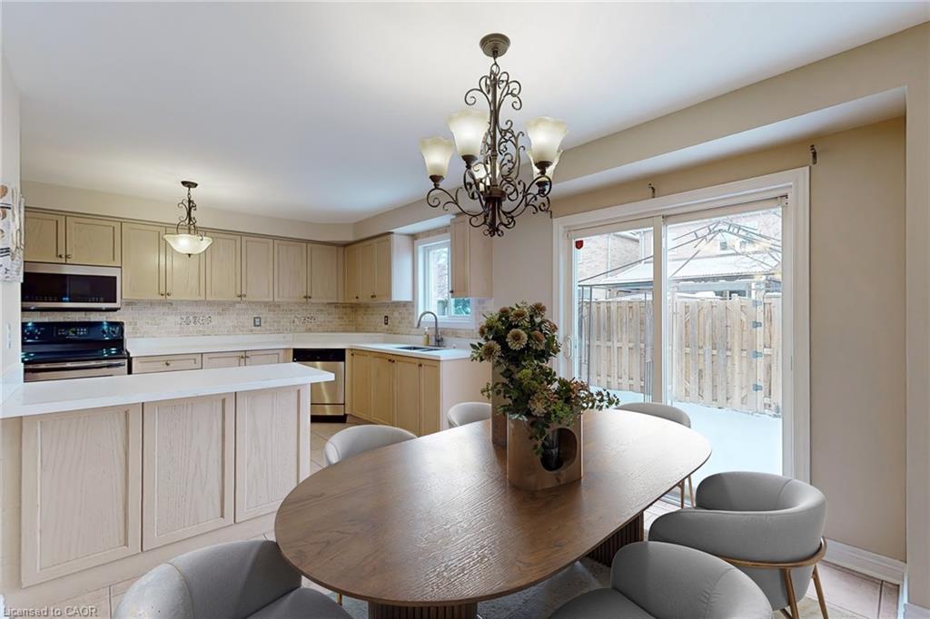36-21 Eastview Gate Property Photo 5