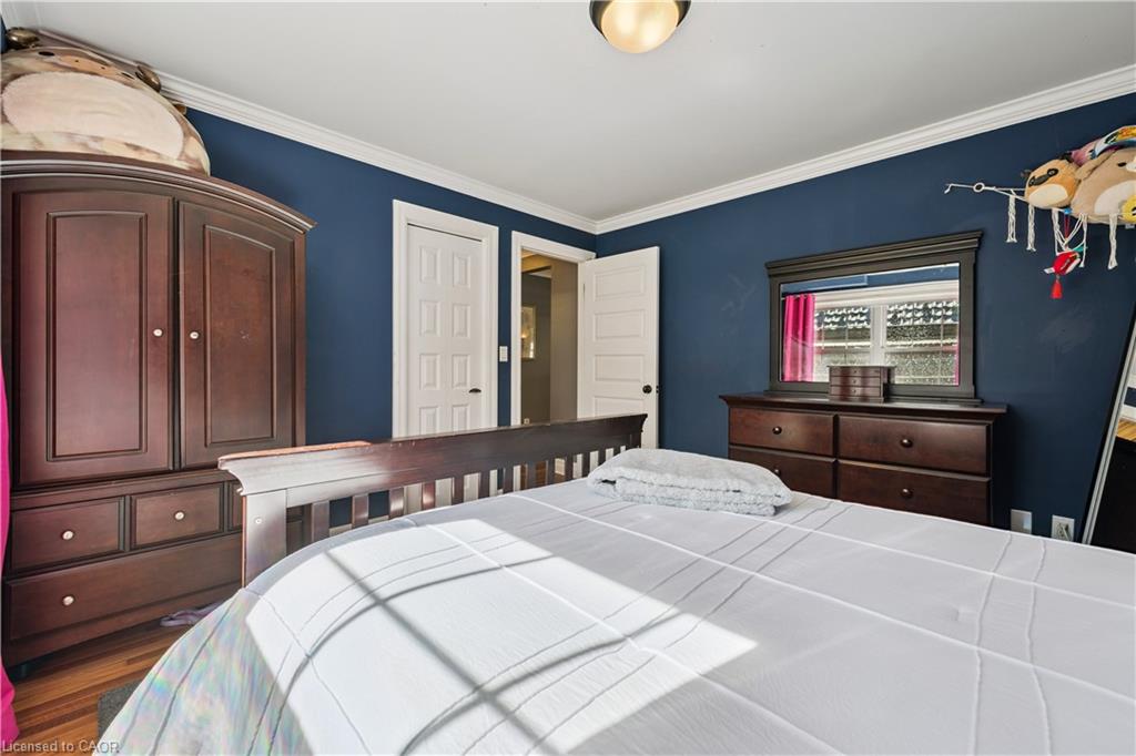 1039 Molesworth Street Property Photo 16