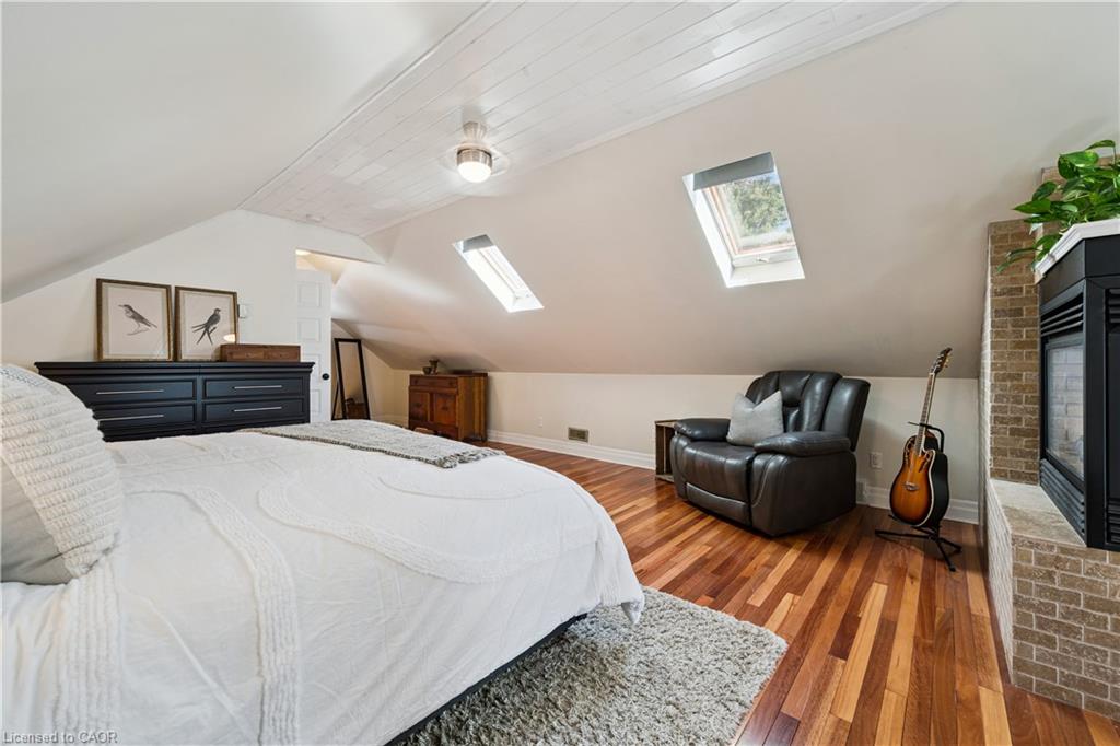 1039 Molesworth Street Property Photo 22