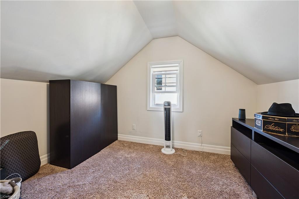 1039 Molesworth Street Property Photo 25