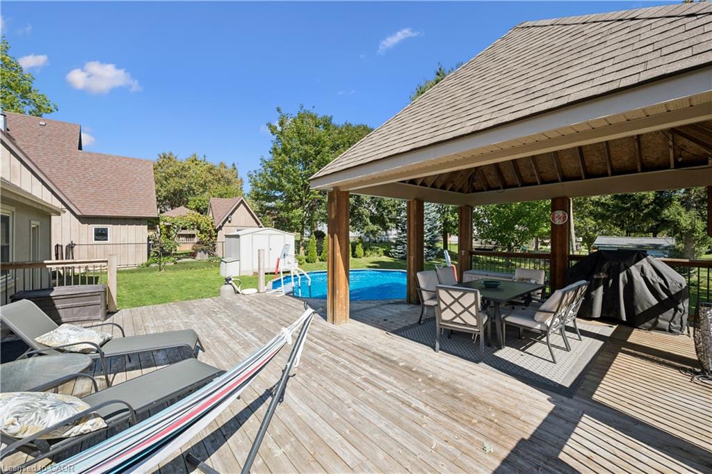 1039 Molesworth Street Property Photo 32
