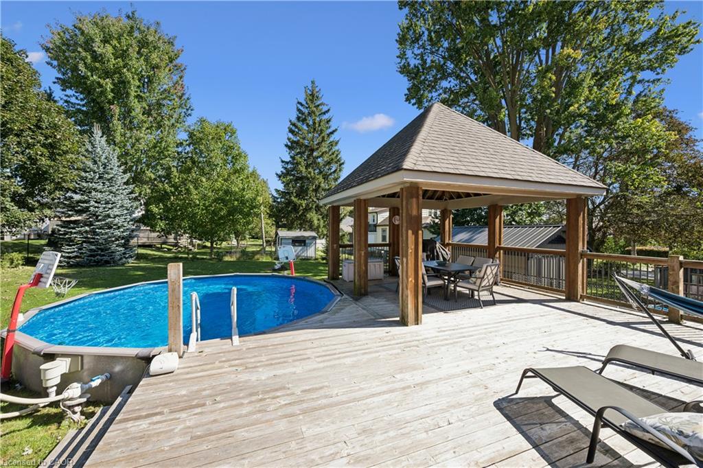 1039 Molesworth Street Property Photo 34