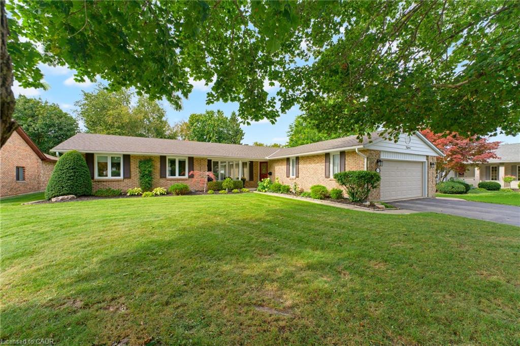 15 Mclaren Avenue N Property Photo 1