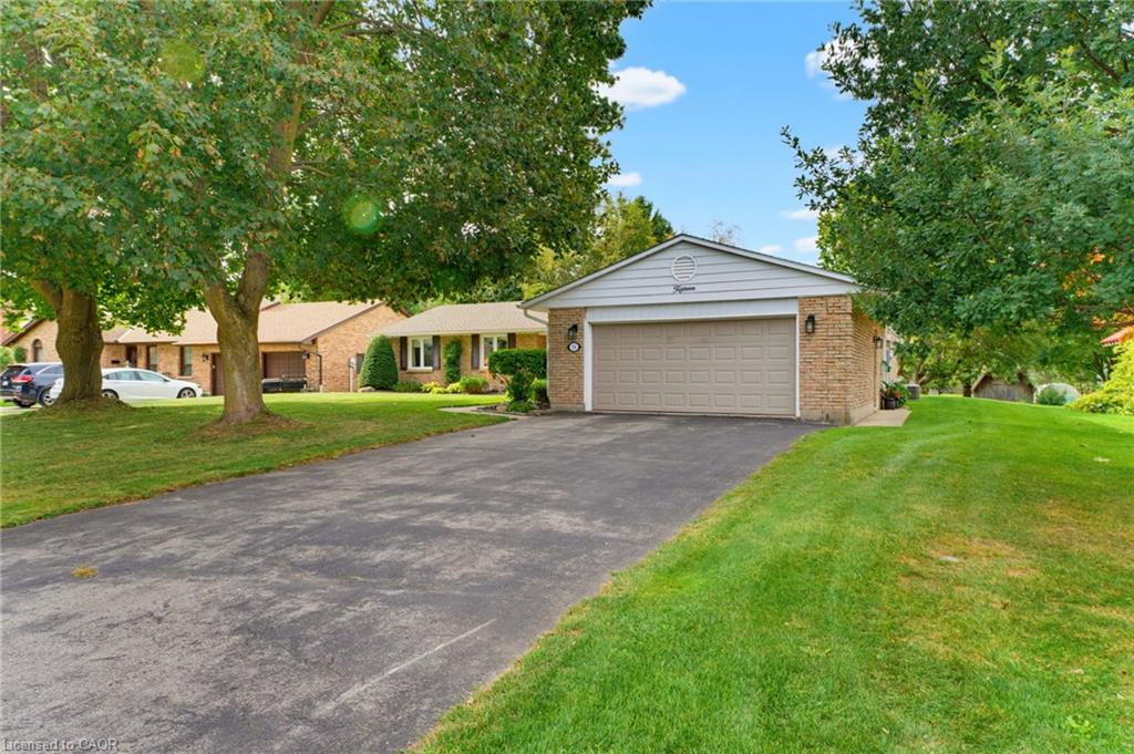 15 Mclaren Avenue N Property Photo 4