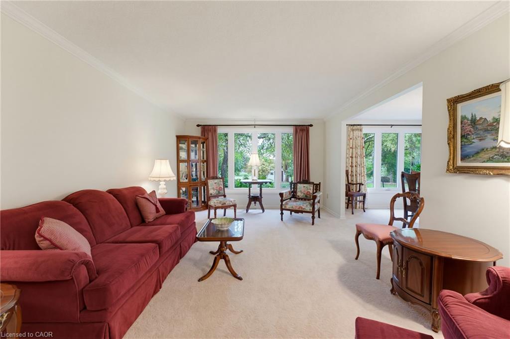 15 Mclaren Avenue N Property Photo 9