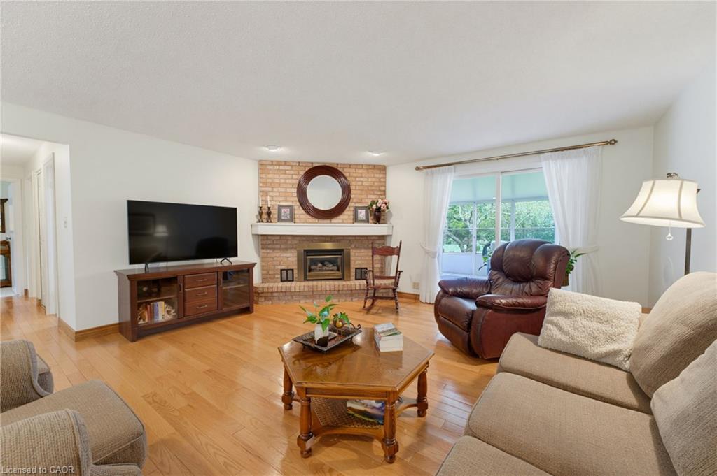 15 Mclaren Avenue N Property Photo 14