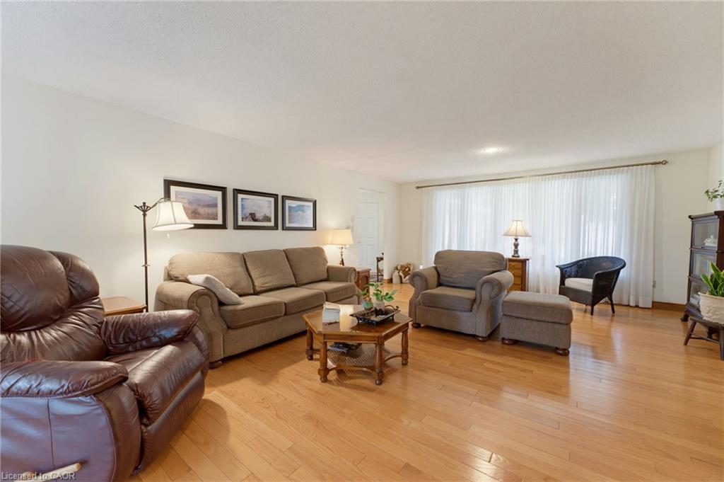 15 Mclaren Avenue N Property Photo 16