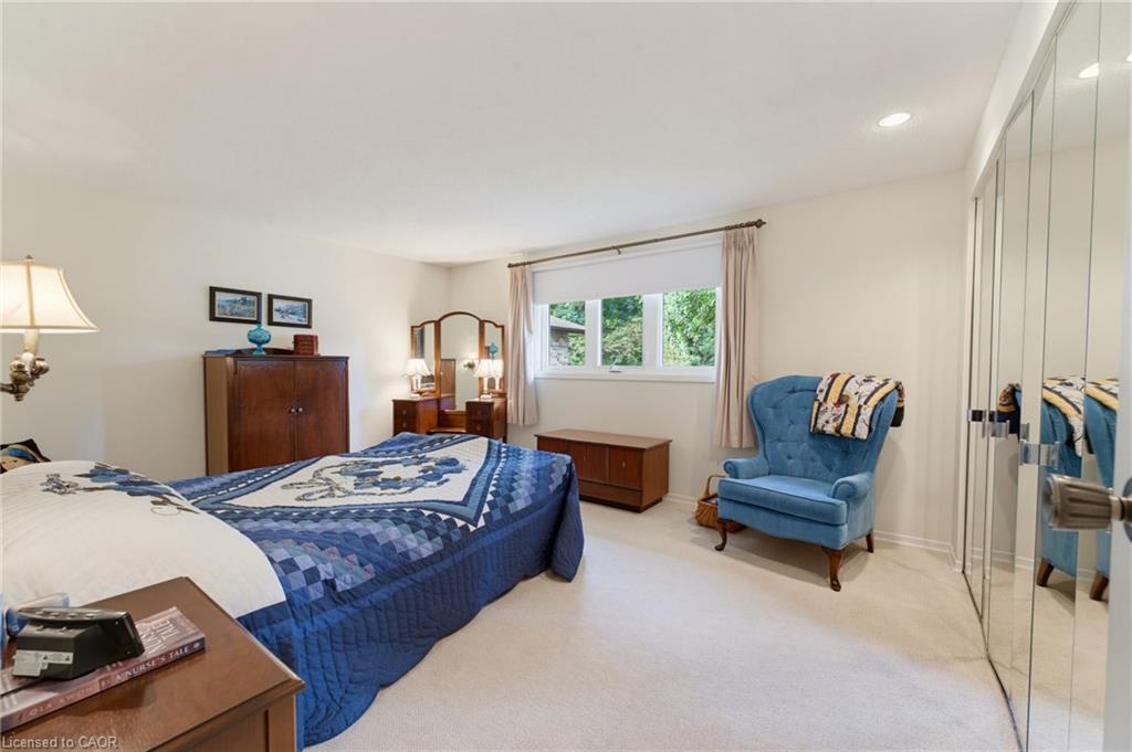 15 Mclaren Avenue N Property Photo 19