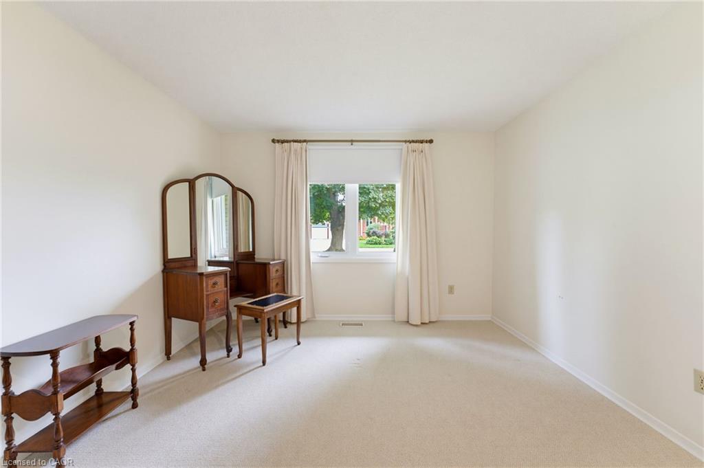 15 Mclaren Avenue N Property Photo 21