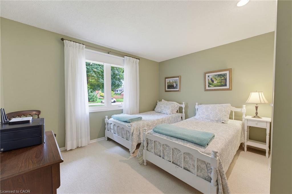 15 Mclaren Avenue N Property Photo 22