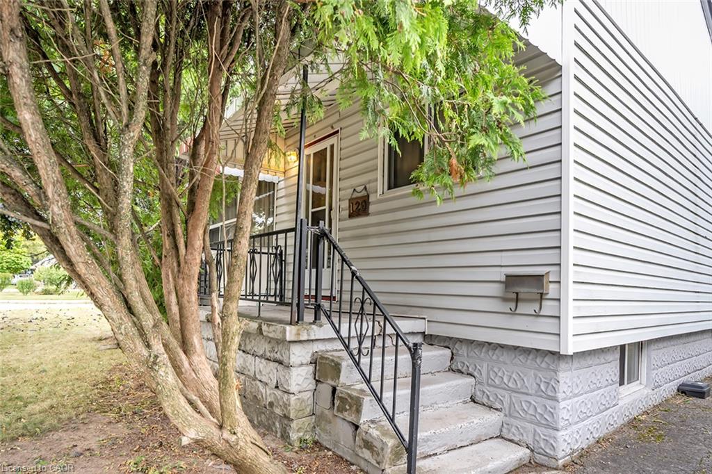 129 Selkirk Avenue Property Photo 3