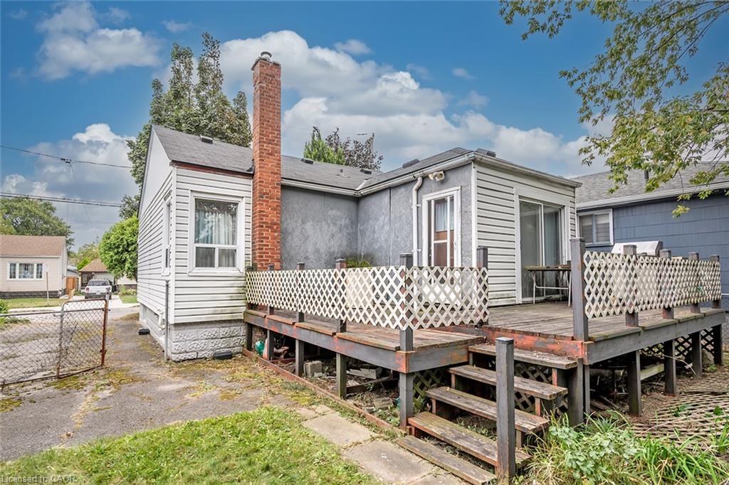 129 Selkirk Avenue Property Photo 5