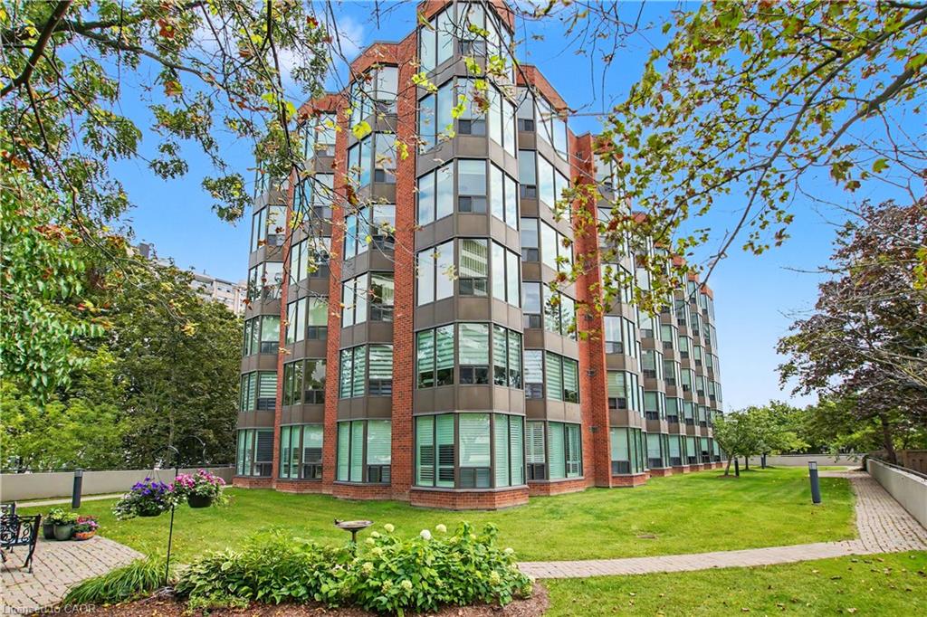 603-2121 Lakeshore Road Property Photo 3