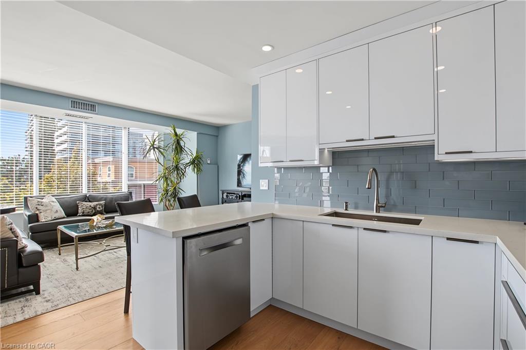 603-2121 Lakeshore Road Property Photo 9