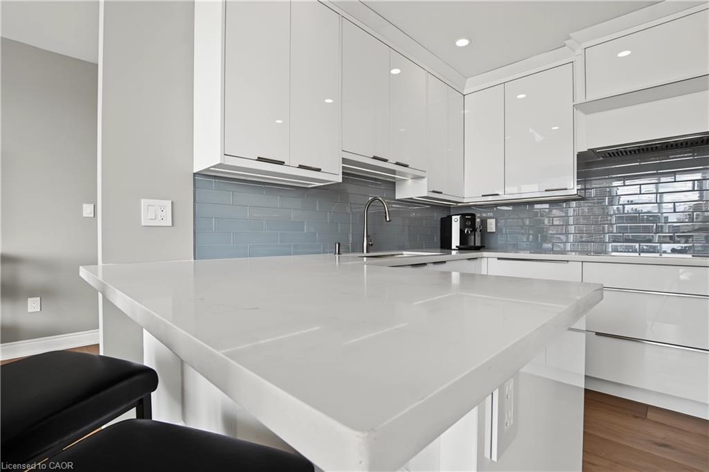 603-2121 Lakeshore Road Property Photo 11