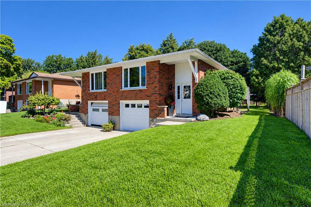 31 Grosbeak Road Property Photo 1