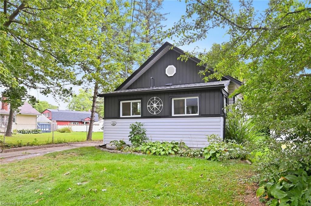 288 Oxford Avenue Property Photo 3