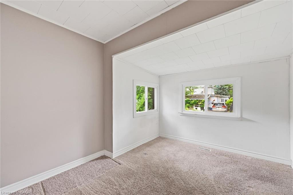 288 Oxford Avenue Property Photo 11