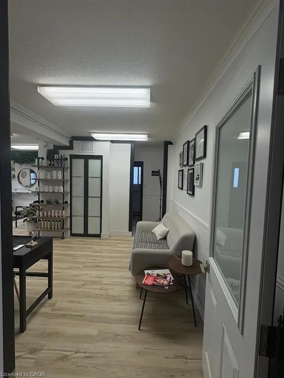 50a Lakeshore Road W Property Photo 4