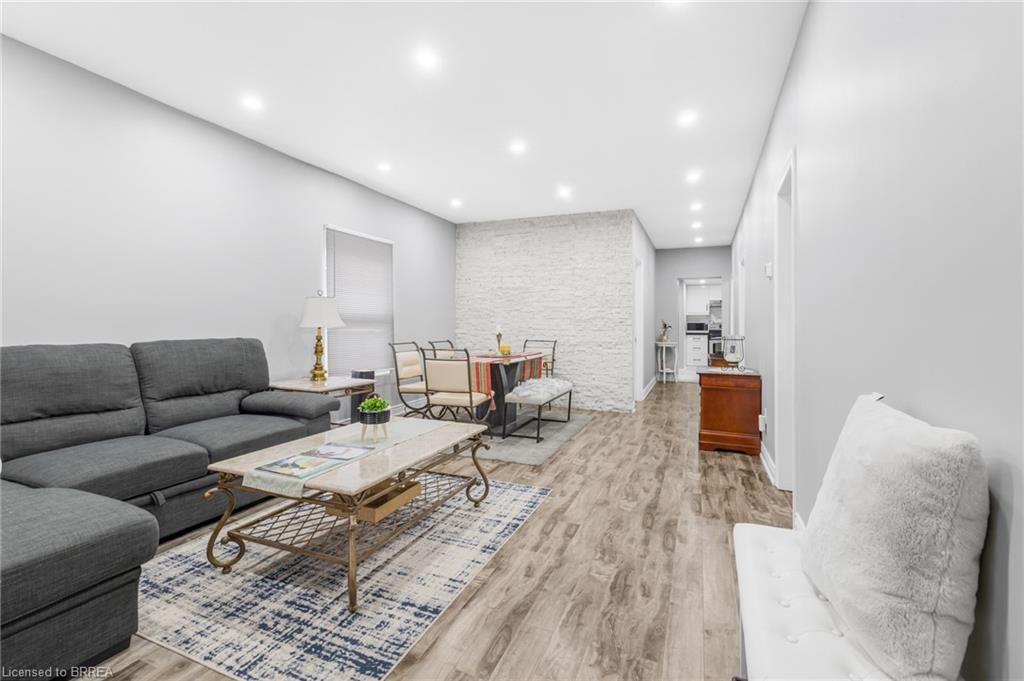 104 Mary Street Property Photo 4