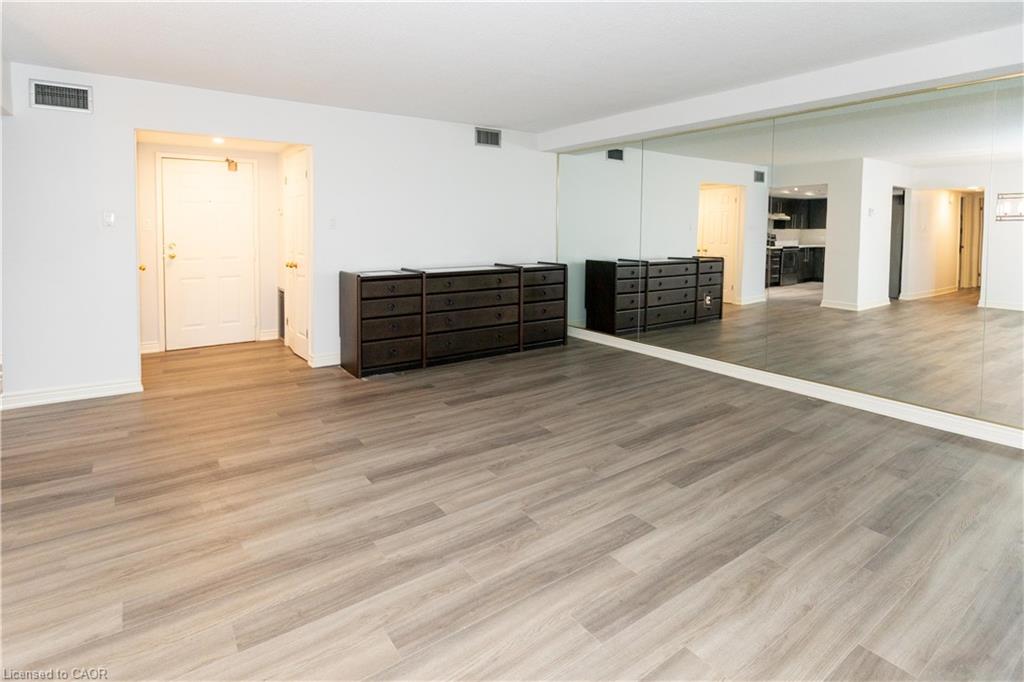 116-150 Wilson Street W Property Photo 27