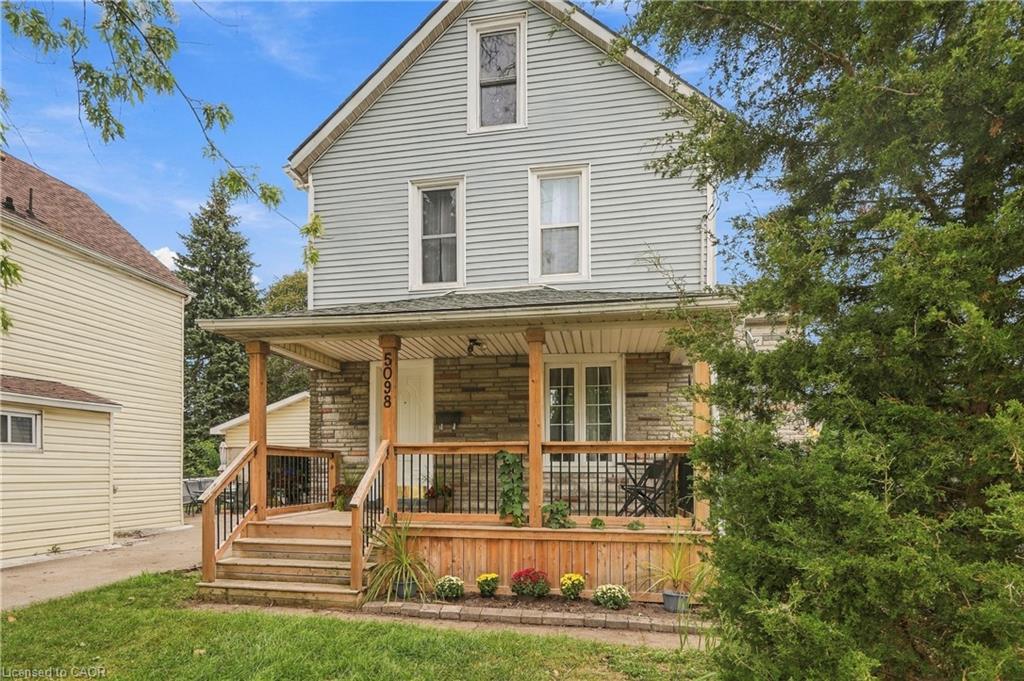 5098 St Lawrence Avenue Property Photo 2